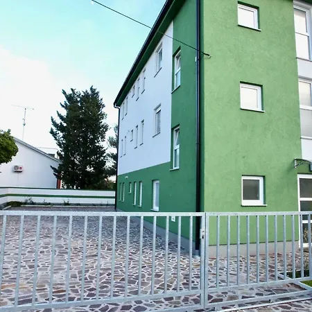 B88 Apartments - Vila Palma Sveti Filip i Jakov Exterior photo
