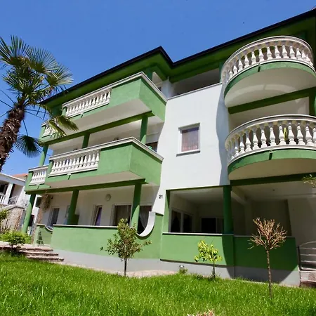 B88 Apartments - Vila Palma Sveti Filip i Jakov Exterior photo